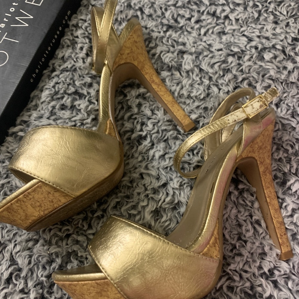 Heels - Picture 4 of 6